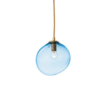 Mundblæst SKY glaslampe medium, blå - designet af Pernille Bülow