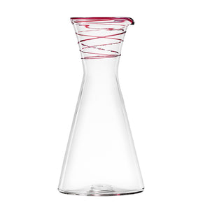 Mundblæst juicekande i glas med pink kant - designet af Pernille Bülow